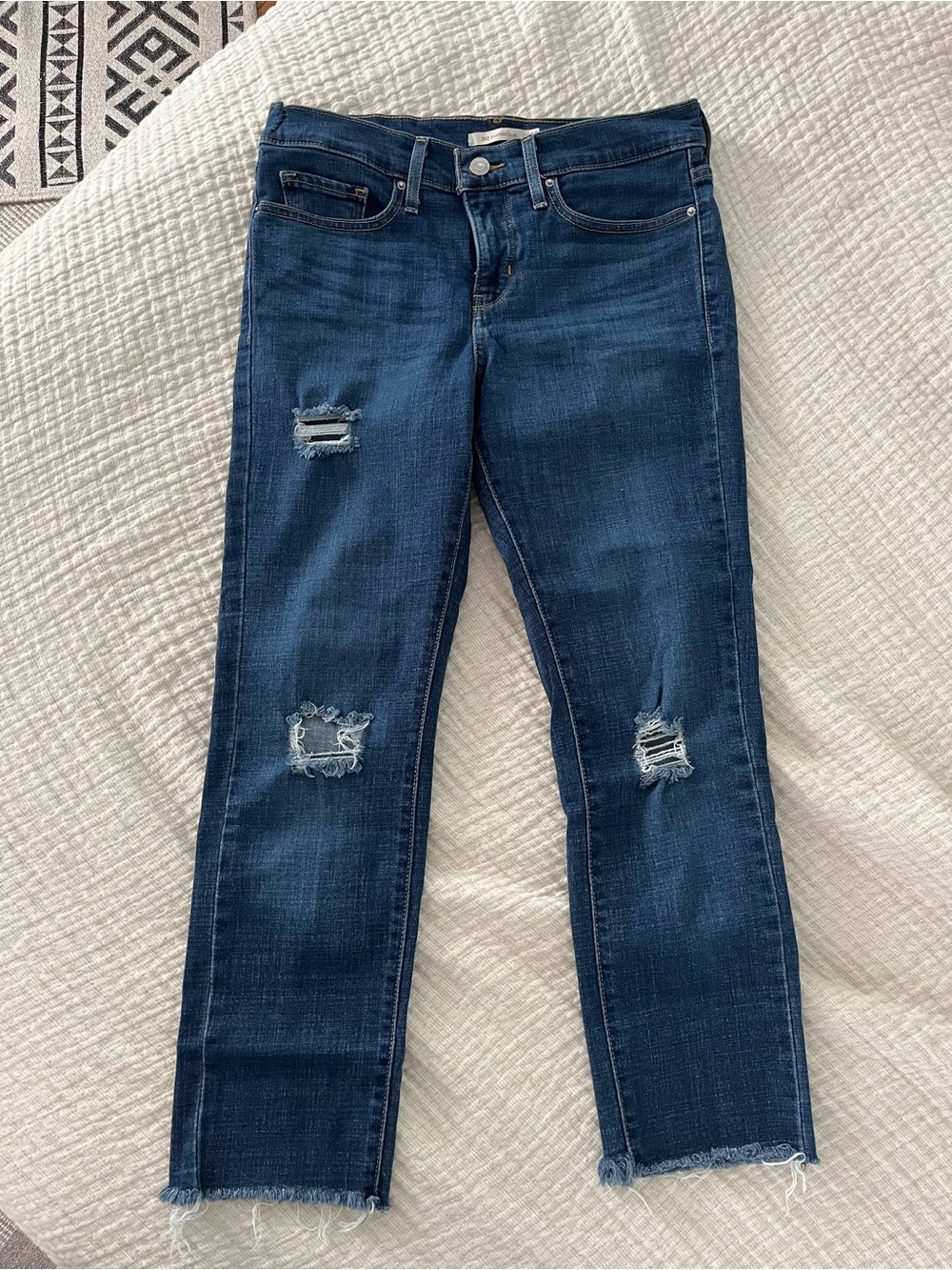 Women’s cropped Levi’s jeans